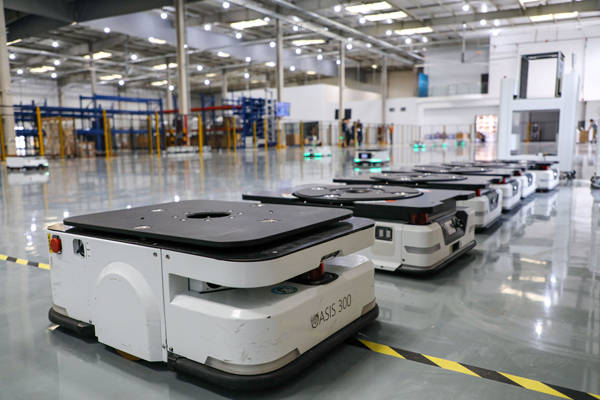 斯坦德机器人助力东风李尔建设"智能标杆工厂",赋能汽车产业转型升级